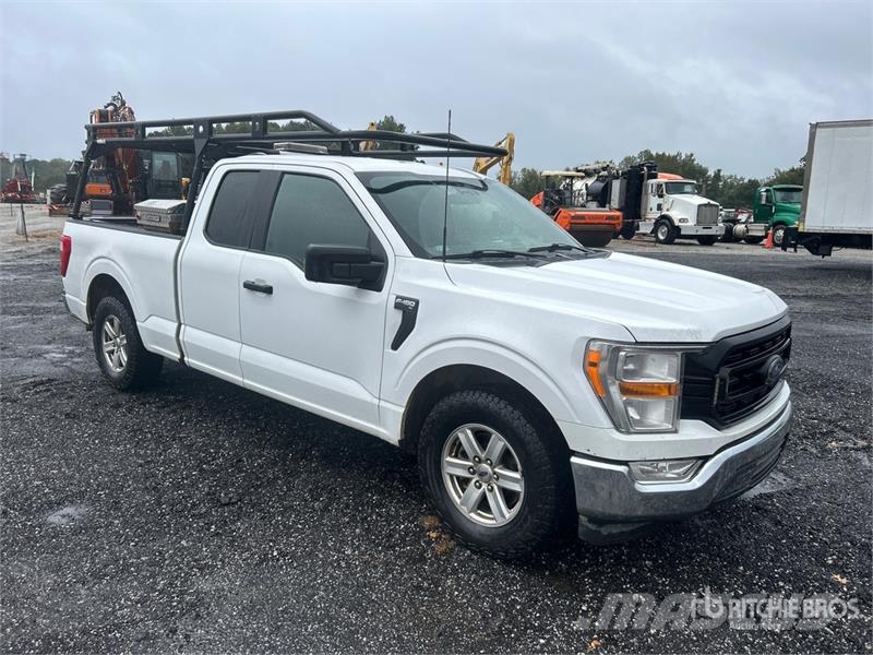 Ford F-150 XL 4x2 Extended Cab Pickup Diger