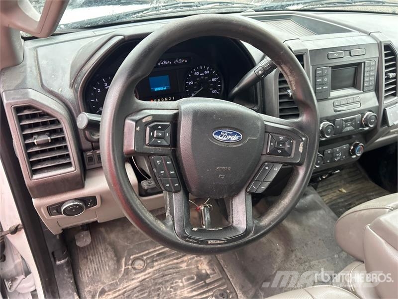 Ford F-150 XL 4x2 Extended Cab Pickup 其他