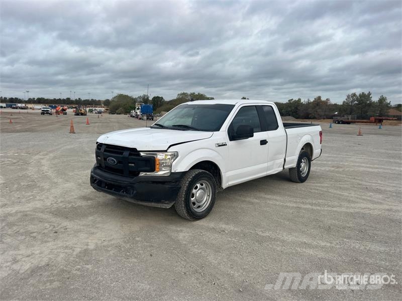 Ford F-150 XL 4x2 Extended Cab Pickup Muu