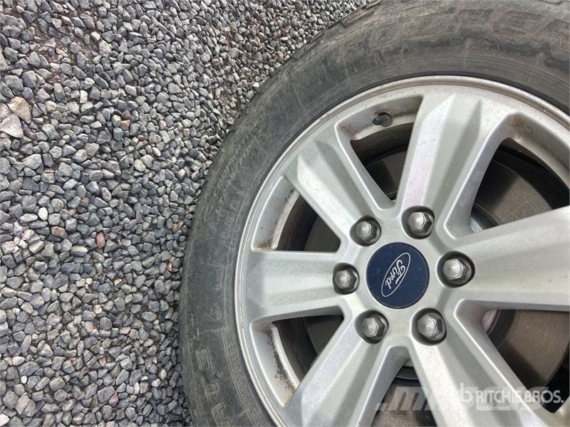 Ford F-150 XL 4x2 Extended Cab Pickup Muu