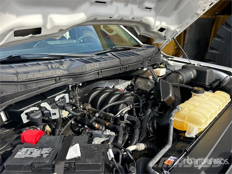 Ford F-150 XL 4x2 Extended Cab Pickup Iné