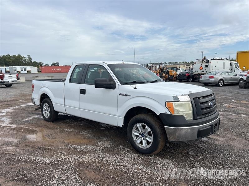 Ford F-150 XL 4x2 Extended Cab Pickup Ostalo