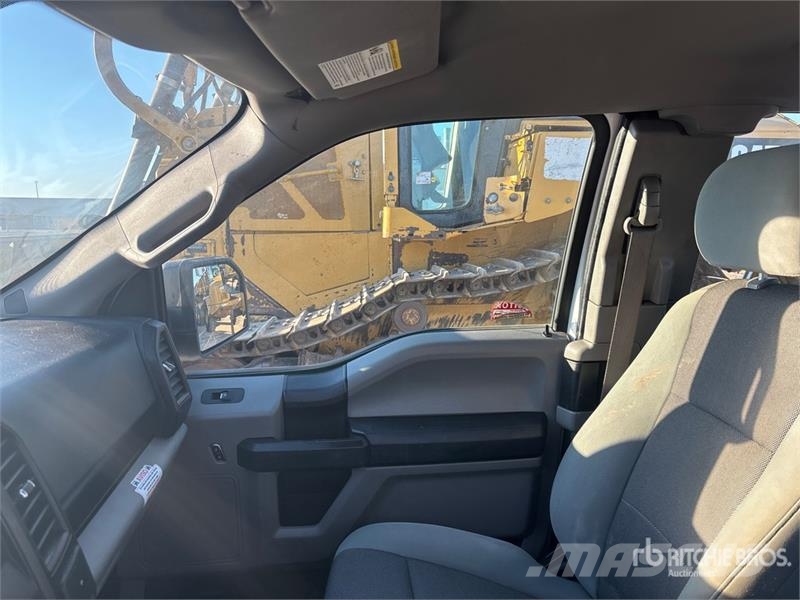 Ford F-150 XL 4x2 Extended Cab Pickup Други