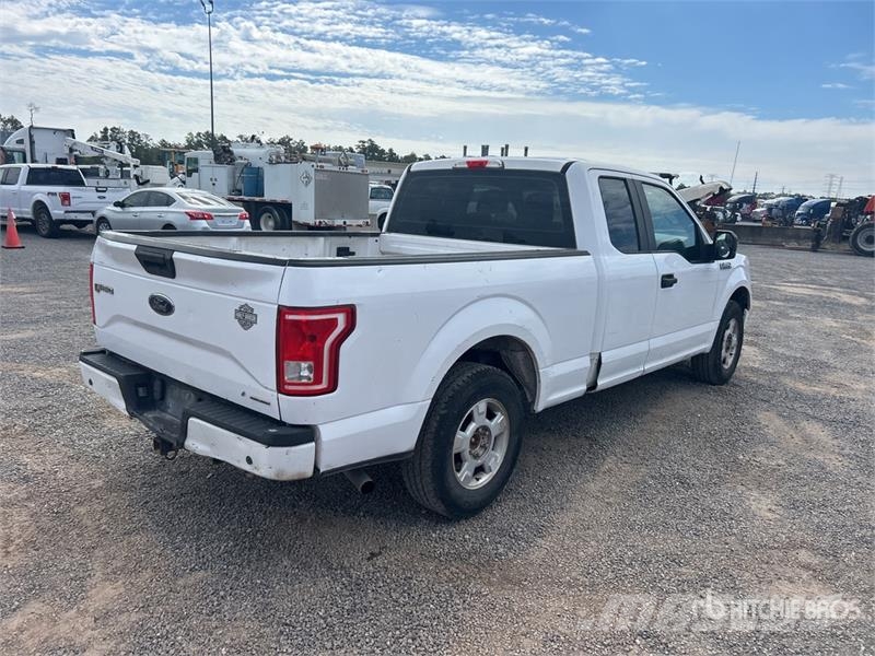 Ford F-150 XL 4x2 Extended Cab Pickup Autre fourgon / utilitaire