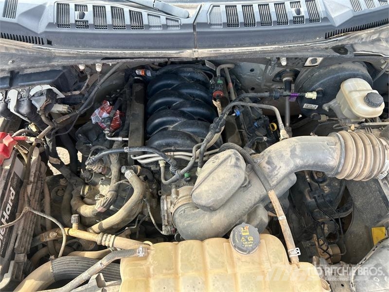 Ford F-150 XL 4x2 Extended Cab Pickup 其他