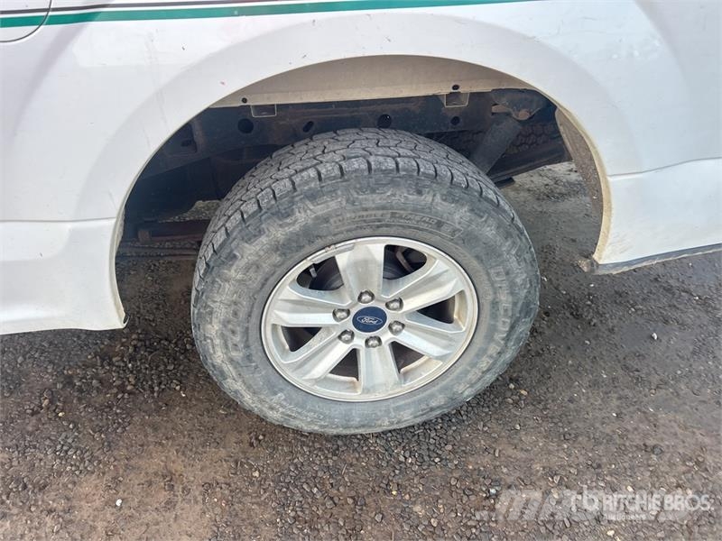 Ford F-150 XL 4x2 Extended Cab Pickup Muu