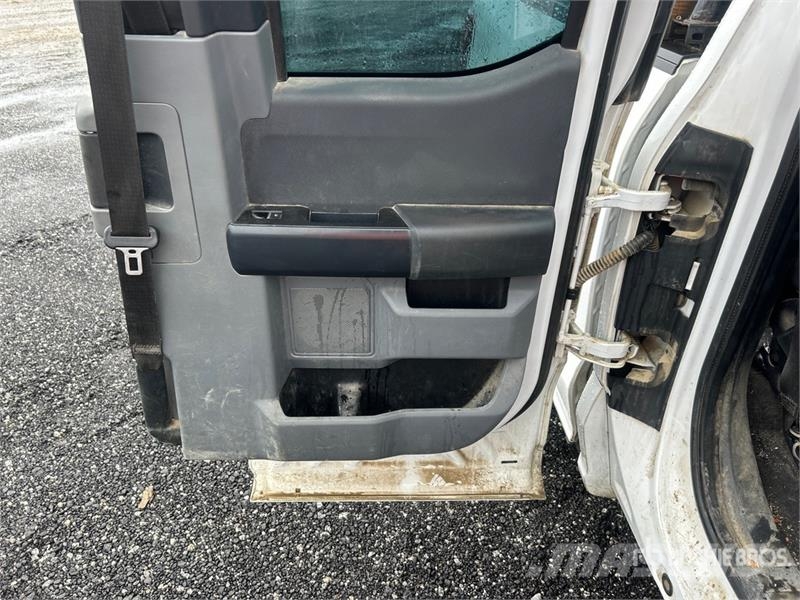 Ford F-150 XL 4x2 Extended Cab Pickup Diger