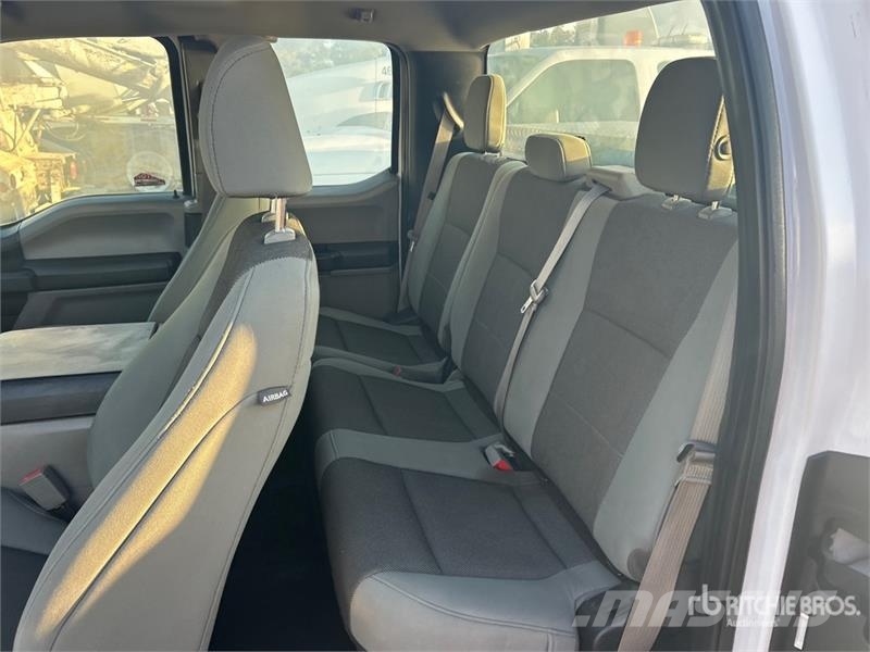 Ford F-150 XL 4x2 Extended Cab Pickup Други