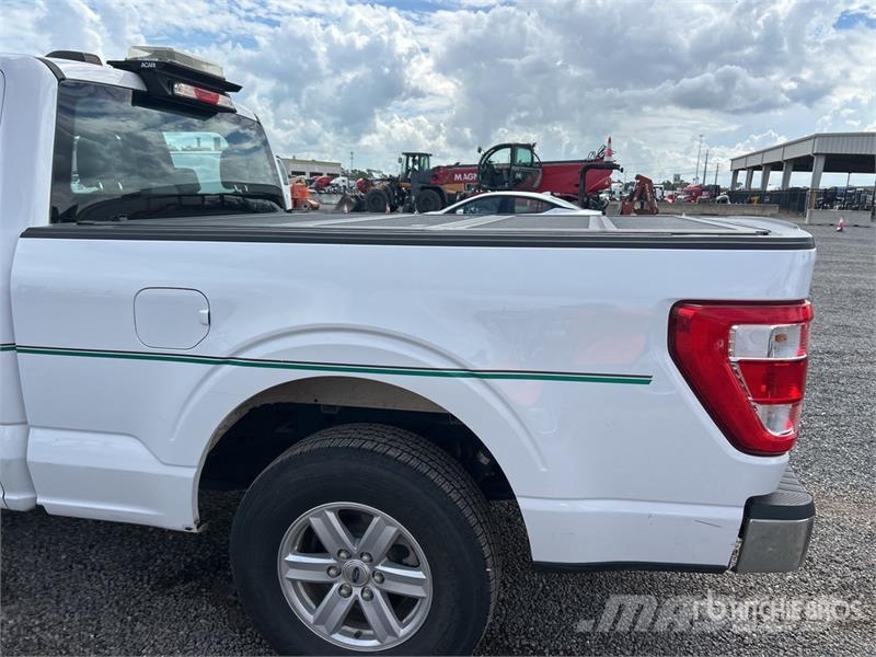 Ford F-150 XL 4x2 Extended Cab Pickup Інше