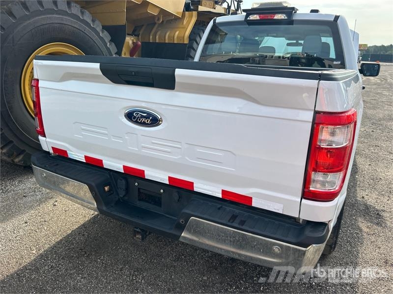 Ford F-150 XL 4x2 Extended Cab Pickup Iné