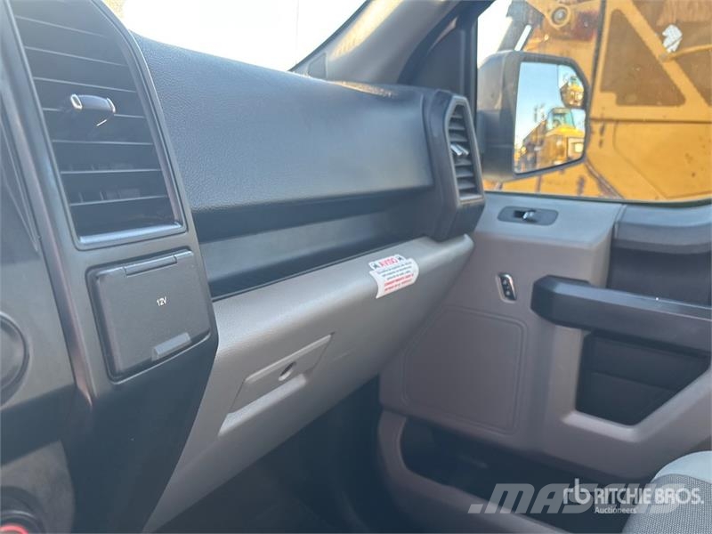 Ford F-150 XL 4x2 Extended Cab Pickup Други