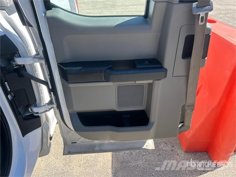 Ford F-150 XL 4x2 Extended Cab Pickup Muu