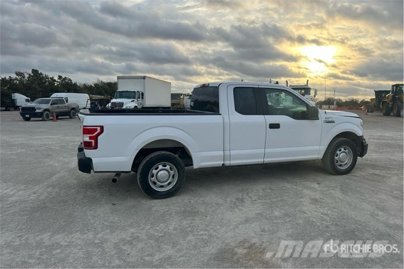 Ford F-150 XL 4x2 Extended Cab Pickup Muu