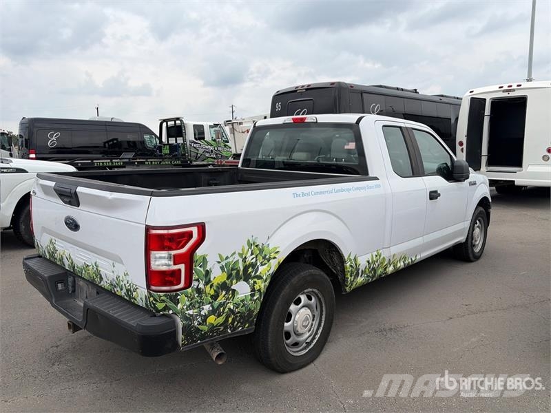 Ford F-150 XL 4x2 Extended Cab Pickup Egyéb