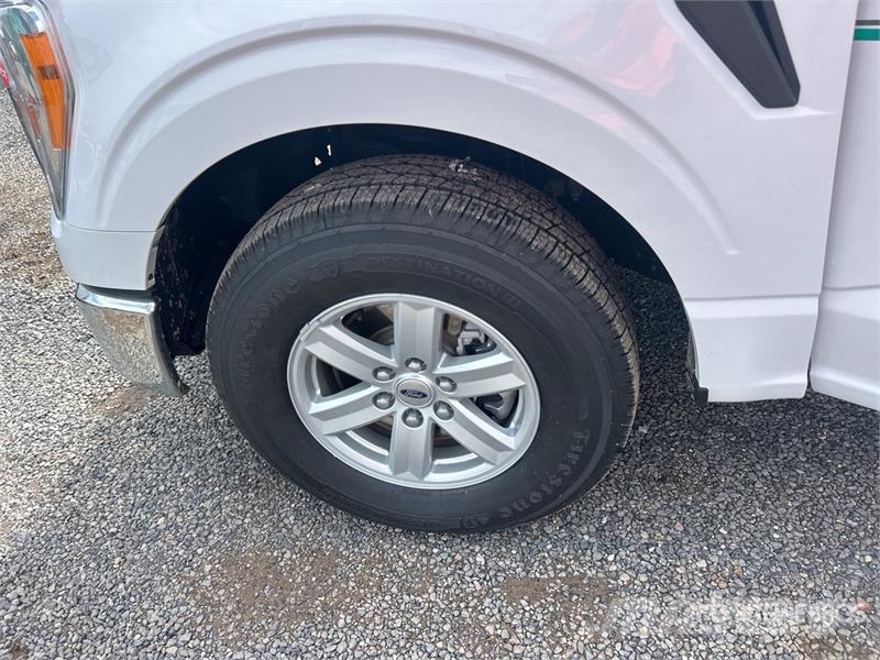 Ford F-150 XL 4x2 Extended Cab Pickup Autre fourgon / utilitaire