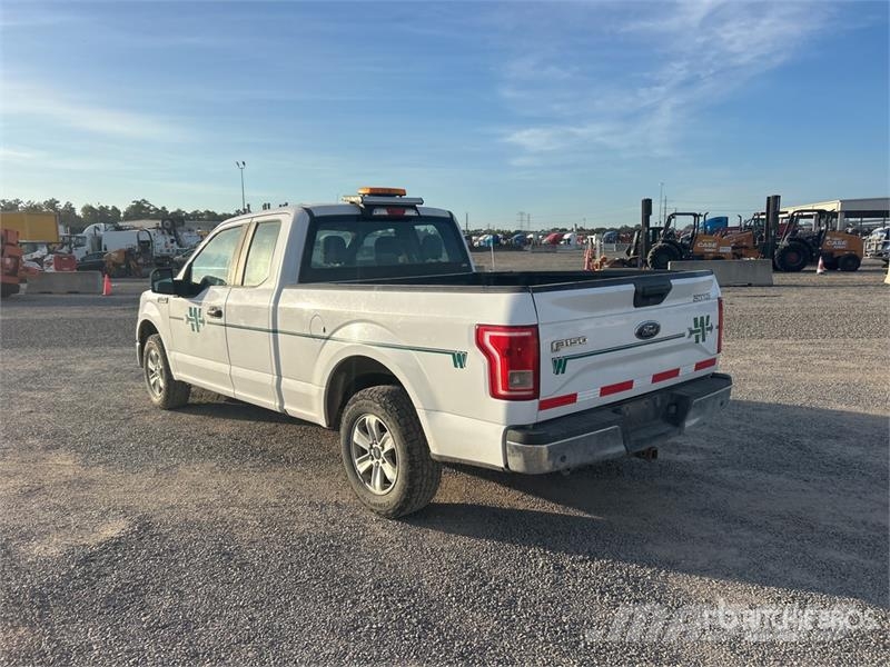 Ford F-150 XL 4x2 Extended Cab Pickup Muu