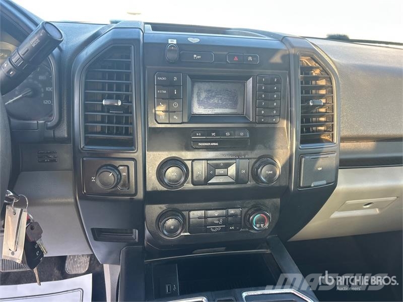 Ford F-150 XL 4x2 Extended Cab Pickup Други