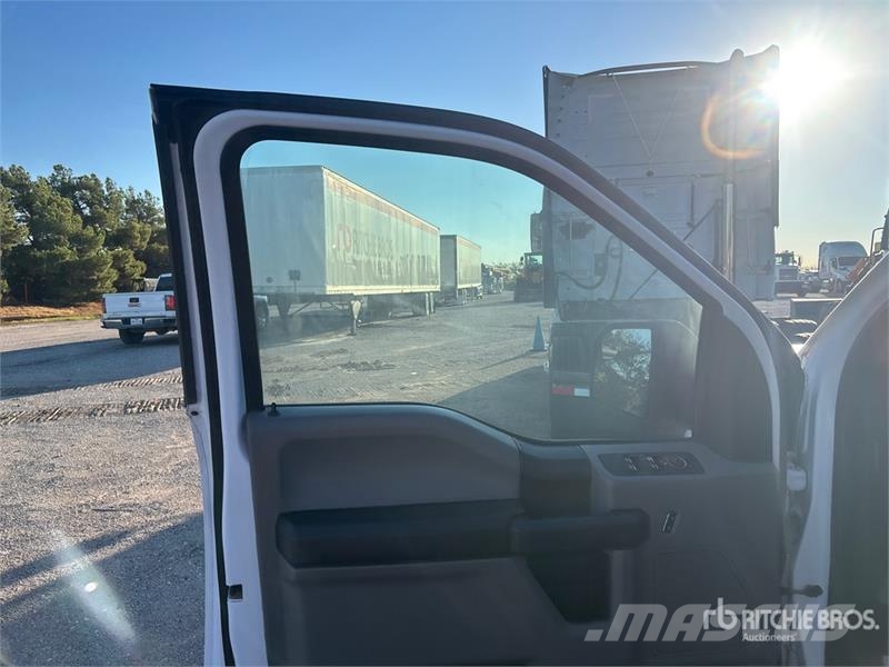 Ford F-150 XL 4x2 Extended Cab Pickup Други