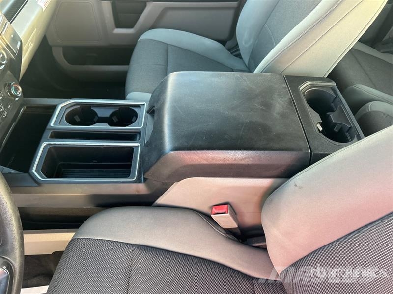 Ford F-150 XL 4x2 Extended Cab Pickup Други