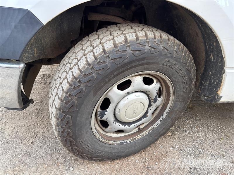 Ford F-150 XL 4x2 Extended Cab Pickup Ostalo