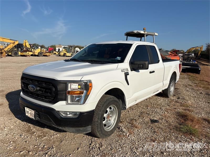 Ford F-150 XL 4x2 Extended Cab Pickup (Inoperable) Ostalo