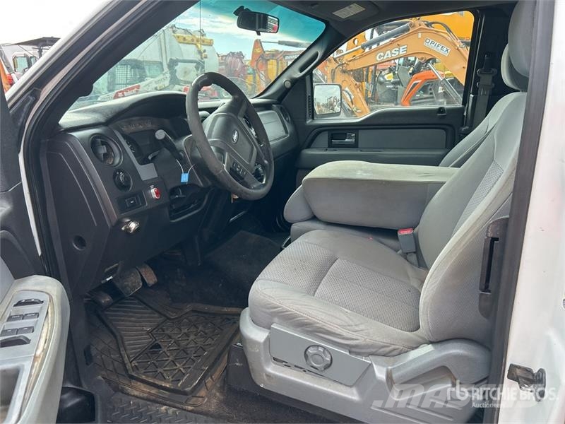 Ford F-150 XL 4x2 Extended Cab Pickup Ostalo