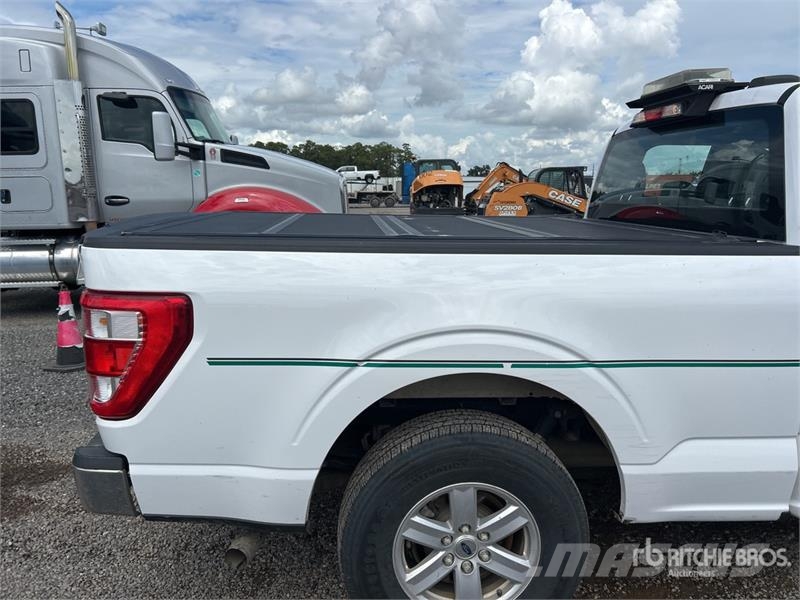 Ford F-150 XL 4x2 Extended Cab Pickup Інше