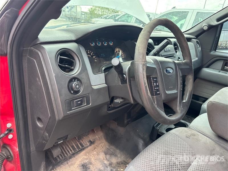 Ford F-150 XL 4x2 Extended Cab Pickup Egyéb