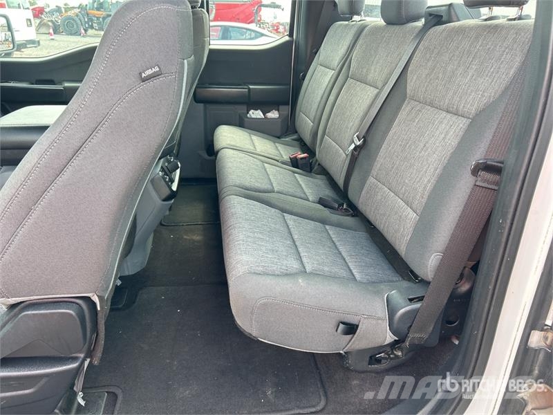 Ford F-150 XL 4x2 Extended Cab Pickup Інше