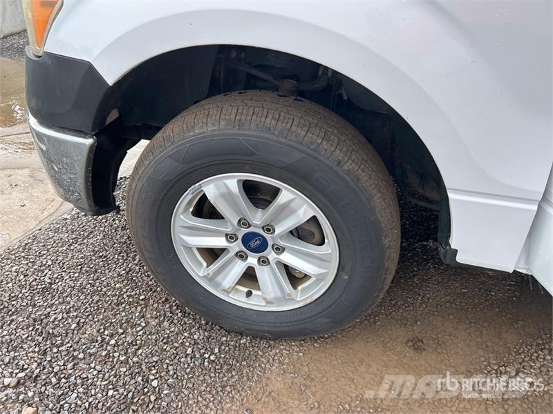 Ford F-150 XL 4x2 Extended Cab Pickup Ostalo
