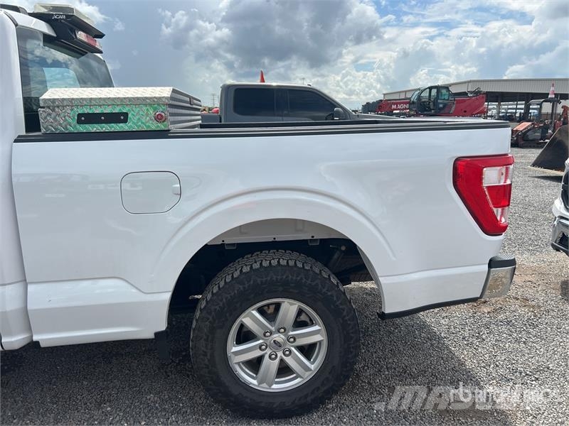 Ford F-150 XL 4x2 Extended Cab Pickup 其他