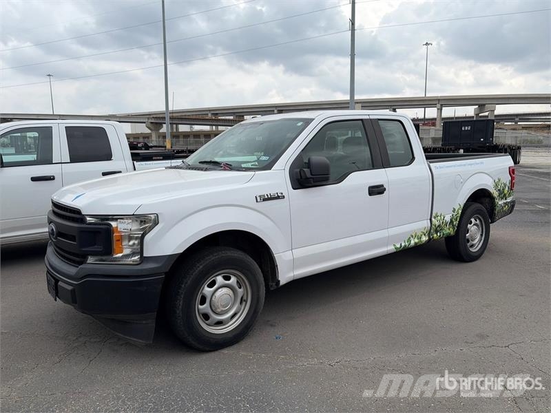 Ford F-150 XL 4x2 Extended Cab Pickup Egyéb