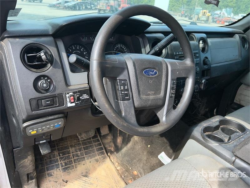 Ford F-150 XL 4x2 Extended Cab Pickup Ostalo