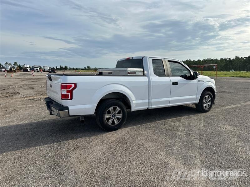 Ford F-150 XL 4x2 Extended Cab Pickup Egyéb