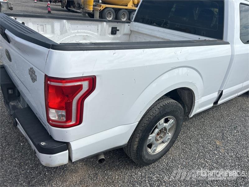 Ford F-150 XL 4x2 Extended Cab Pickup Autre fourgon / utilitaire