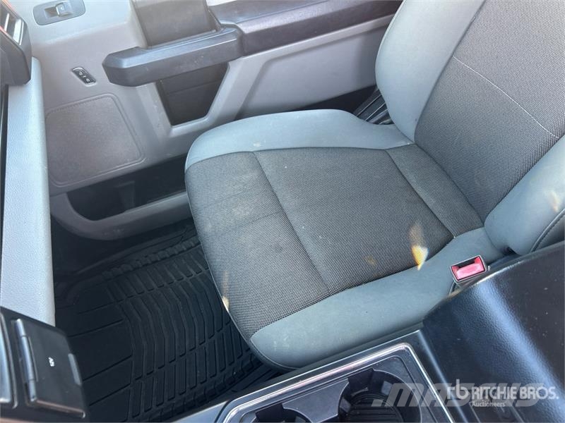 Ford F-150 XL 4x2 Extended Cab Pickup Muu