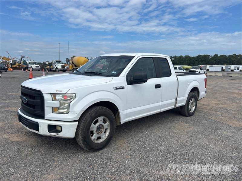 Ford F-150 XL 4x2 Extended Cab Pickup Autre fourgon / utilitaire