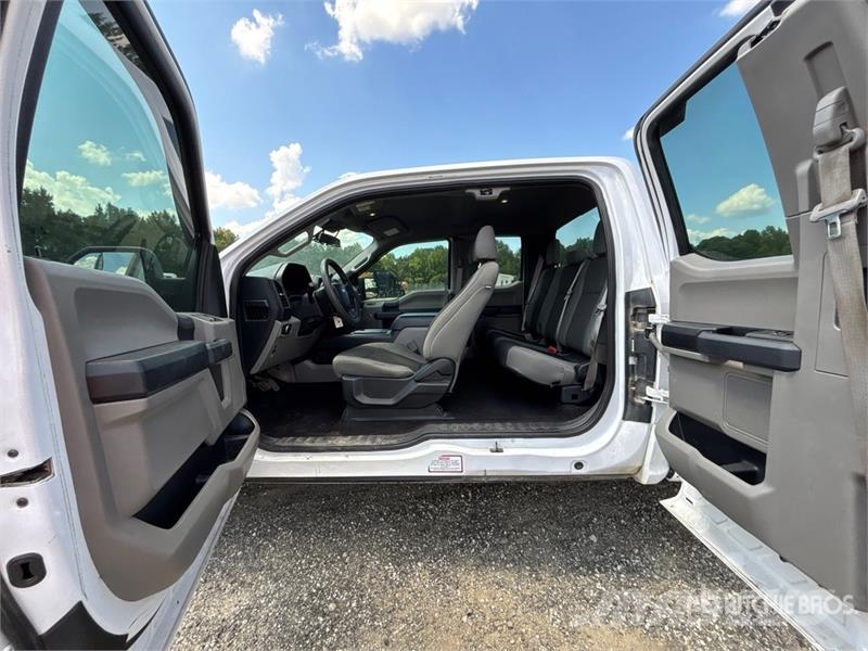 Ford F-150 XL 4x2 Extended Cab Pickup Ostalo