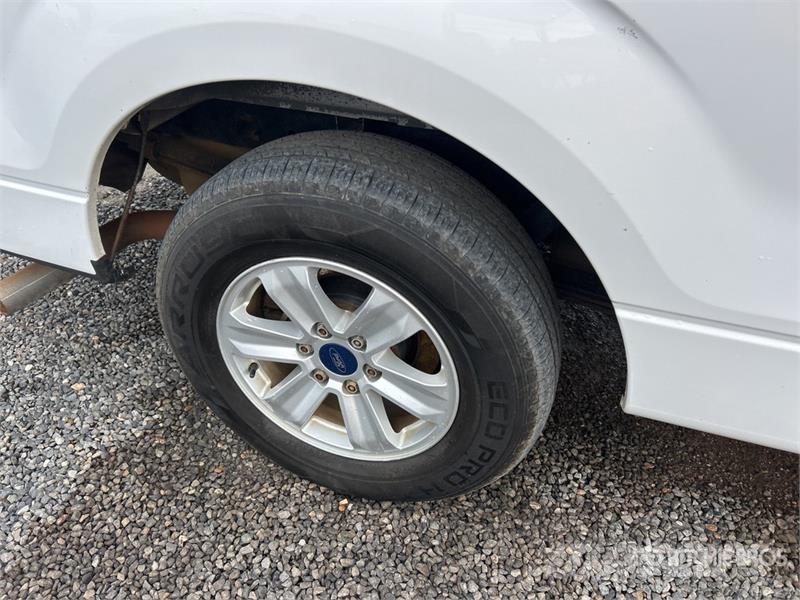 Ford F-150 XL 4x2 Extended Cab Pickup Ostalo