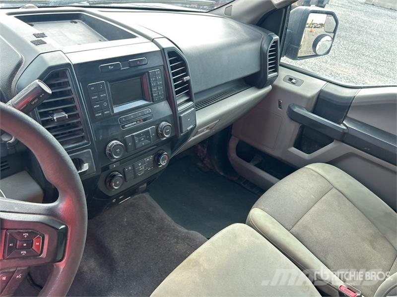 Ford F-150 XL 4x2 Extended Cab Pickup Autre fourgon / utilitaire