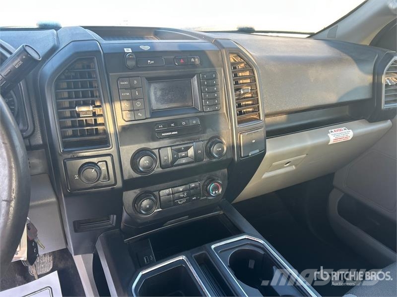 Ford F-150 XL 4x2 Extended Cab Pickup Други