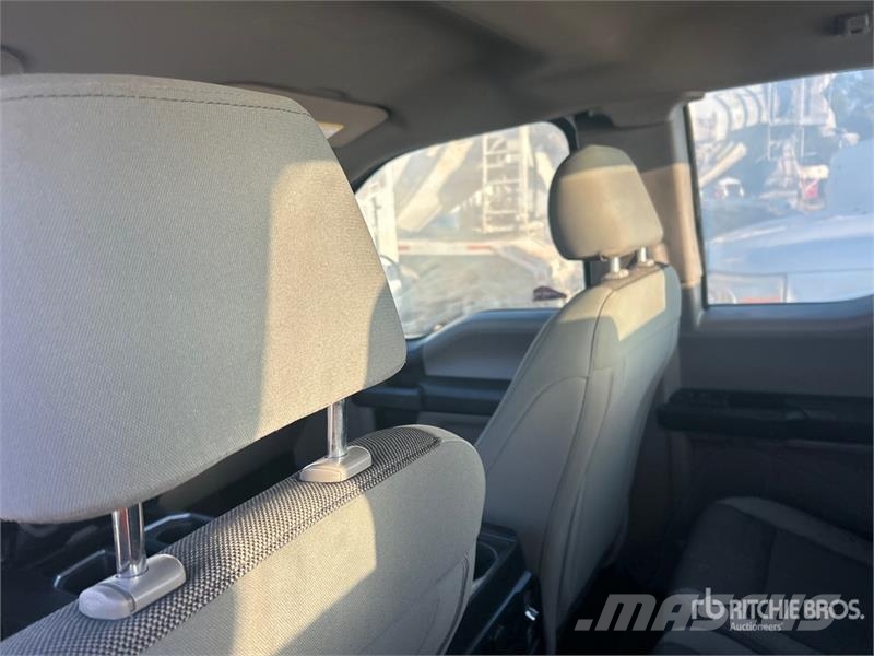 Ford F-150 XL 4x2 Extended Cab Pickup Други
