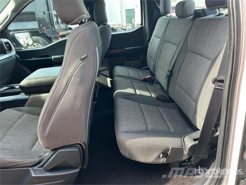 Ford F-150 XL 4x2 Extended Cab Pickup Iné