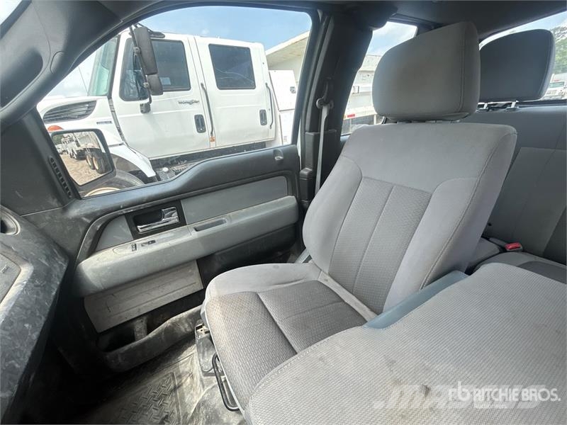 Ford F-150 XL 4x2 Extended Cab Pickup Andere Transporter