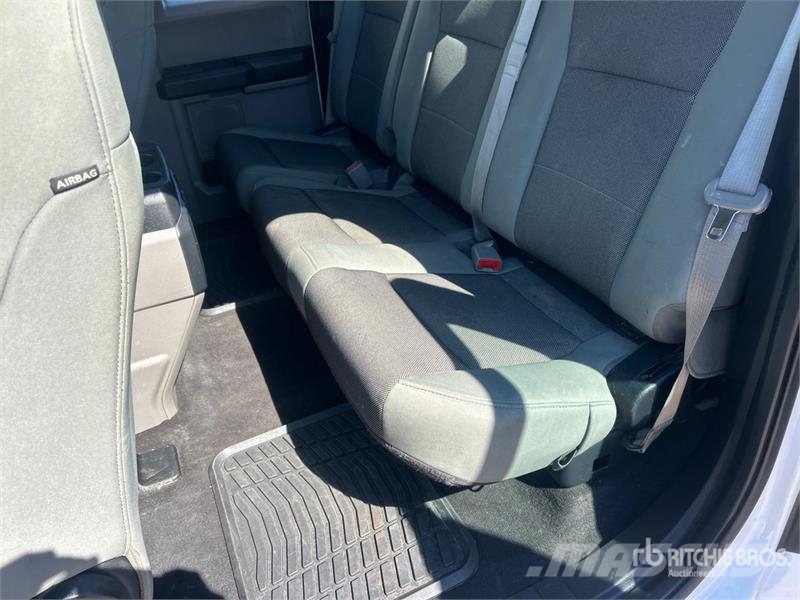 Ford F-150 XL 4x2 Extended Cab Pickup Muu