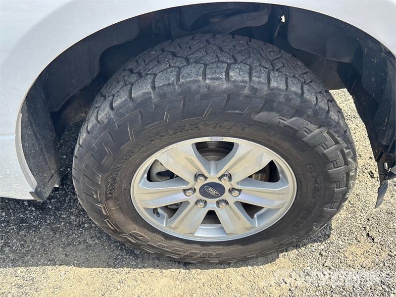 Ford F-150 XL 4x2 Extended Cab Pickup Ostalo