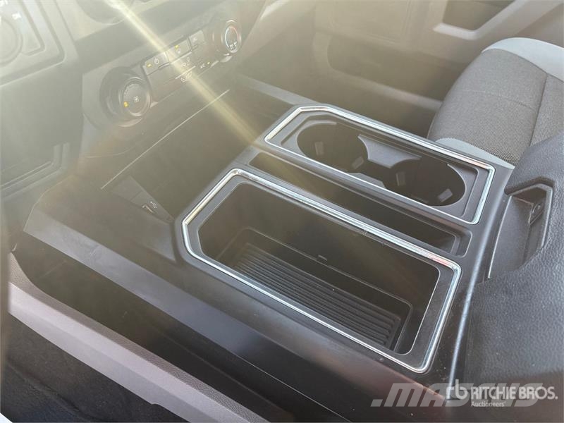Ford F-150 XL 4x2 Extended Cab Pickup Други