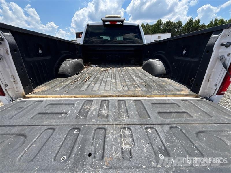 Ford F-150 XL 4x2 Extended Cab Pickup Ostalo
