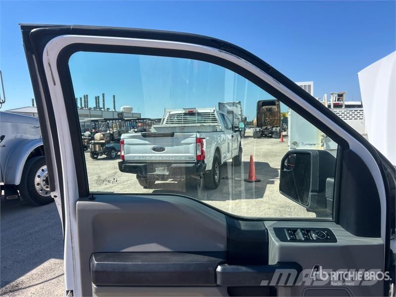 Ford F-150 XL 4x2 Extended Cab Pickup Muu