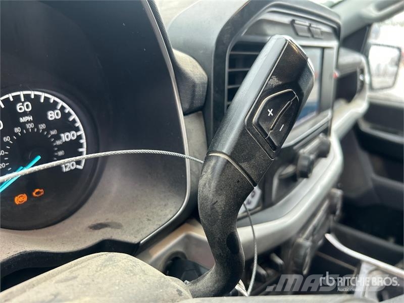 Ford F-150 XL 4x2 Extended Cab Pickup Diger